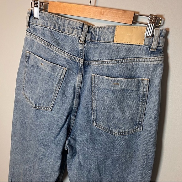 Zara Distressed Jeans Women’s 8 High Waisted‎ Mom Fit Denim Medium Wash Raw Hem - Picture 6 of 8